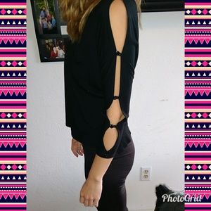 Black 3/4 Length Shirt 🖤